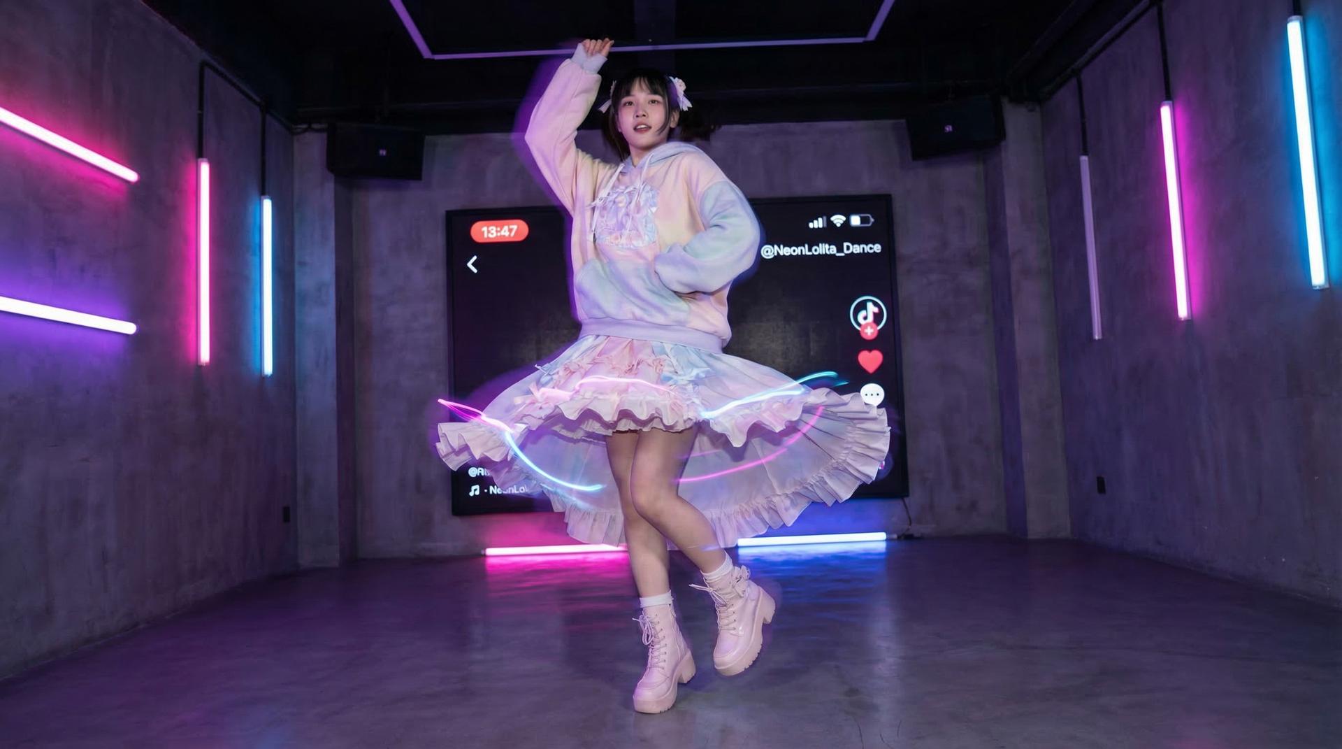 看片短传媒 - TikTok风格舞蹈